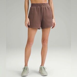 Lululemon License to Train sz 6